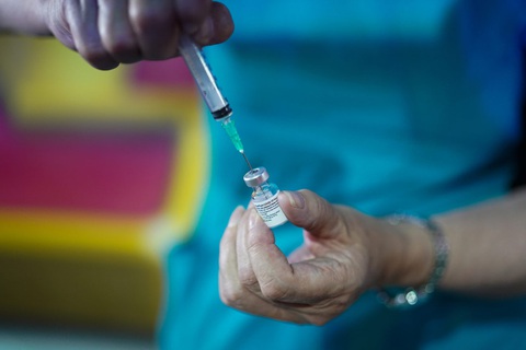 CDC châu Âu: Không cần thiết tiêm liều vắc xin COVID-19 thứ 3 - Ảnh 1. CDC châu Âu: Không cần thiết tiêm liều vắc xin COVID-19 thứ 3 - Ảnh 1.