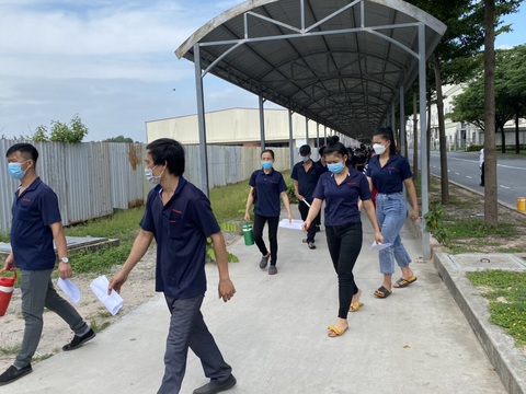 Bình Dương bắt đầu tiêm 1 triệu liều vắc xin Sinopharm - Ảnh 11. Bình Dương bắt đầu tiêm 1 triệu liều vắc xin Sinopharm - Ảnh 11.