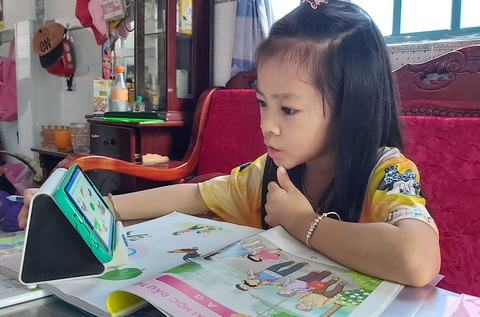 Con học online, mua máy tính, hết dịch mới giao hàng thì online sao đây? - Ảnh 1. Con học online, mua máy tính, hết dịch mới giao hàng thì online sao đây? - Ảnh 1.