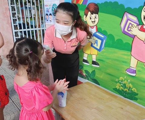 Quảng Bình sẽ xử nghiêm các trường thu tiền phòng chống COVID-19 - Ảnh 1. Quảng Bình sẽ xử nghiêm các trường thu tiền phòng chống COVID-19 - Ảnh 1.