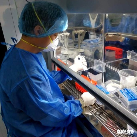 3 cán bộ y tế Hà Tĩnh viết đơn xin tiếp tục ở lại Bình Dương để chống dịch - Ảnh 3. 3 cán bộ y tế Hà Tĩnh viết đơn xin tiếp tục ở lại Bình Dương để chống dịch - Ảnh 3.