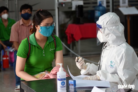 Hơn 5.000 công nhân Đồng Nai đăng ký tiêm vắc xin Vero Cell - Ảnh 3. Hơn 5.000 công nhân Đồng Nai đăng ký tiêm vắc xin Vero Cell - Ảnh 3.