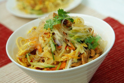Miến trộn ngũ sắc, đơn giản mà ngon - Ảnh 2. Miến trộn ngũ sắc, đơn giản mà ngon - Ảnh 2.