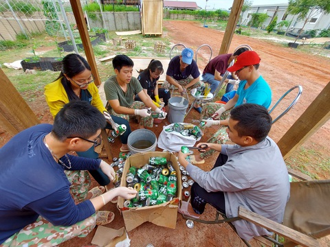 Bức tranh cổ động chào mừng Quốc khánh 2-9 từ những người lính mũ nồi xanh ở Nam Sudan - Ảnh 2. Bức tranh cổ động chào mừng Quốc khánh 2-9 từ những người lính mũ nồi xanh ở Nam Sudan - Ảnh 2.