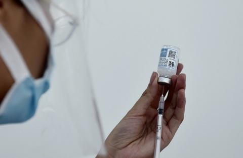 Ca tử vong ở TP.HCM không liên quan chất lượng vắc xin Pfizer - Ảnh 1. Ca tử vong ở TP.HCM không liên quan chất lượng vắc xin Pfizer - Ảnh 1.