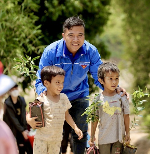 Hành trình thiện nguyện của Đức - Ảnh 2. Hành trình thiện nguyện của Đức - Ảnh 2.