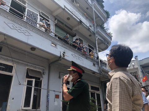 Gặp Phó thủ tướng, người thuê trọ ở TP.HCM kiến nghị được miễn, giảm tiền điện, nước - Ảnh 2. Gặp Phó thủ tướng, người thuê trọ ở TP.HCM kiến nghị được miễn, giảm tiền điện, nước - Ảnh 2.