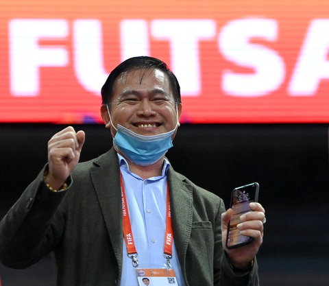 Trưởng đoàn Trần Anh Tú tiết lộ bí quyết giúp đội tuyển futsal Việt Nam tạo lập kỳ tích - Ảnh 1. Trưởng đoàn Trần Anh Tú tiết lộ bí quyết giúp đội tuyển futsal Việt Nam tạo lập kỳ tích - Ảnh 1.
