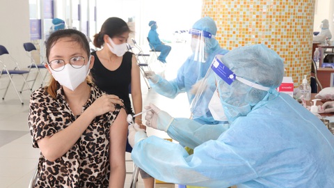 TP.HCM lại ăn đong vắc xin - Ảnh 4. TP.HCM lại ăn đong vắc xin - Ảnh 4.