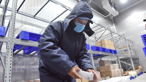 TP.HCM lại ăn đong vắc xin - Ảnh 11. TP.HCM lại ăn đong vắc xin - Ảnh 11.