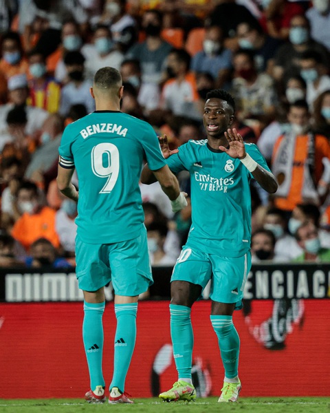Ghi 2 bàn trong 3 phút cuối, Real Madrid lội ngược dòng ngoạn mục trước Valencia - Ảnh 1. Ghi 2 bàn trong 3 phút cuối, Real Madrid lội ngược dòng ngoạn mục trước Valencia - Ảnh 1.