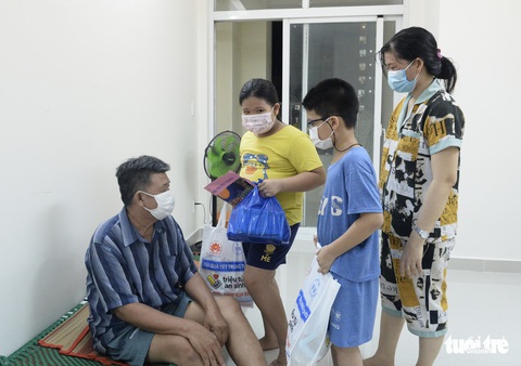 Đêm Trung thu ở bệnh viện dã chiến - Ảnh 11. Đêm Trung thu ở bệnh viện dã chiến - Ảnh 11.