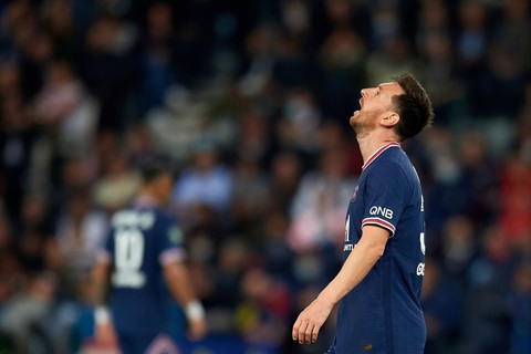 Messi kém duyên ghi bàn, bị thay thế phút 76, PSG thắng ngược Lyon phút 90+3 - Ảnh 1. Messi kém duyên ghi bàn, bị thay thế phút 76, PSG thắng ngược Lyon phút 90+3 - Ảnh 1.