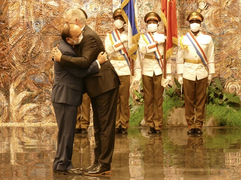 Chủ tịch nước Nguyễn Xuân Phúc: Việt Nam - Cuba đoàn kết, nhất định thắng - Ảnh 2. Chủ tịch nước Nguyễn Xuân Phúc: Việt Nam - Cuba đoàn kết, nhất định thắng - Ảnh 2.