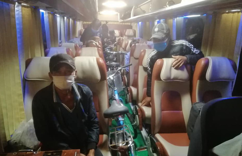 12 ngư dân đạp xe hơn 1.000km từ Nam Định về Kiên Giang, bị kẹt ở Đắk Nông - Ảnh 4. 12 ngư dân đạp xe hơn 1.000km từ Nam Định về Kiên Giang, bị kẹt ở Đắk Nông - Ảnh 4.