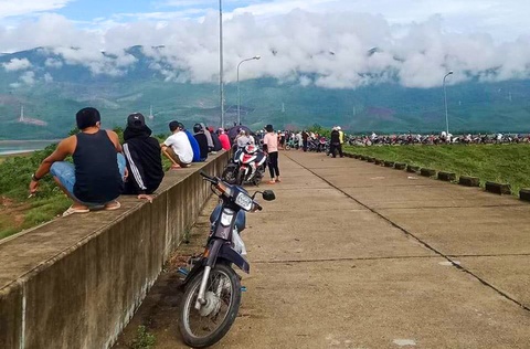 Để lại nhiều tài sản cùng thư tuyệt mệnh, đôi nam nữ nhảy xuống đập nước tự vẫn - Ảnh 1. Để lại nhiều tài sản cùng thư tuyệt mệnh, đôi nam nữ nhảy xuống đập nước tự vẫn - Ảnh 1.