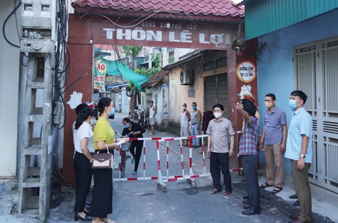 Liên tiếp 10 ca COVID-19, Hà Nam yêu cầu người dân Phủ Lý ở trong nhà 3 ngày để xét nghiệm - Ảnh 1. Liên tiếp 10 ca COVID-19, Hà Nam yêu cầu người dân Phủ Lý ở trong nhà 3 ngày để xét nghiệm - Ảnh 1.