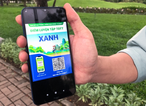 Công viên mở cửa, người dân phấn khởi đi tập thể thao - Ảnh 9. Công viên mở cửa, người dân phấn khởi đi tập thể thao - Ảnh 9.