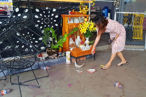Điều tra vụ khủng bố văn phòng bất động sản bằng mắm tôm - Ảnh 1. Điều tra vụ khủng bố văn phòng bất động sản bằng mắm tôm - Ảnh 1.