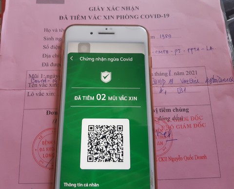 Long An chính thức sử dụng thẻ xanh, thẻ vàng COVID, cụ thể ra sao? - Ảnh 1. Long An chính thức sử dụng thẻ xanh, thẻ vàng COVID, cụ thể ra sao? - Ảnh 1.