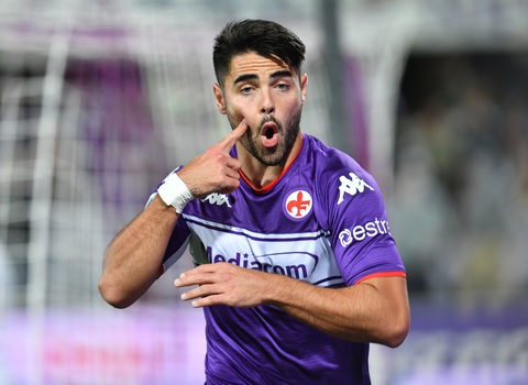 Thắng ngược Fiorentina, Inter Milan lên đầu bảng - Ảnh 1. Thắng ngược Fiorentina, Inter Milan lên đầu bảng - Ảnh 1.