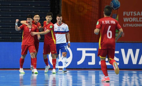 Ấn tượng Futsal Việt Nam: Hết mình vì màu cờ, làm quà gửi quê nhà - Ảnh 1. Ấn tượng Futsal Việt Nam: Hết mình vì màu cờ, làm quà gửi quê nhà - Ảnh 1.