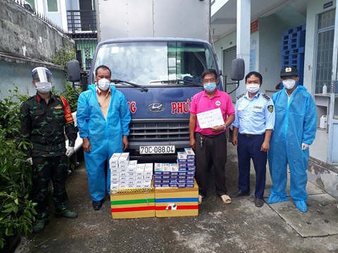 Lợi dụng mác xe luồng xanh chở người, tử thi... không đúng quy định - Ảnh 1. Lợi dụng mác xe luồng xanh chở người, tử thi... không đúng quy định - Ảnh 1.
