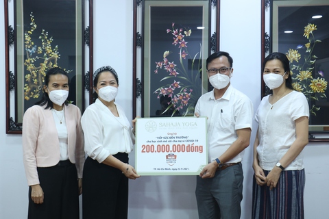Thêm nhiều tấm lòng hỗ trợ trẻ mồ côi vì COVID-19 - Ảnh 1. Thêm nhiều tấm lòng hỗ trợ trẻ mồ côi vì COVID-19 - Ảnh 1.