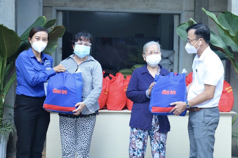 Bây giờ ai cho bó rau, cọng cải cũng quý giá vô cùng - Ảnh 2. Bây giờ ai cho bó rau, cọng cải cũng quý giá vô cùng - Ảnh 2.