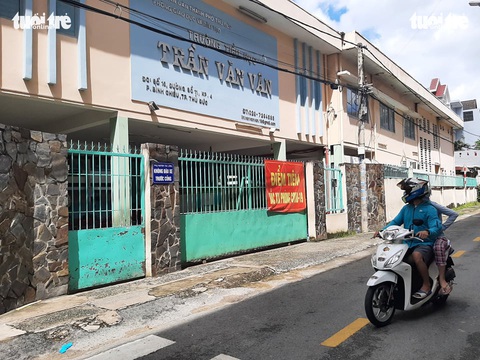 TP Thủ Đức tạm ngừng nhiều điểm tiêm vắc xin - Ảnh 1. TP Thủ Đức tạm ngừng nhiều điểm tiêm vắc xin - Ảnh 1.