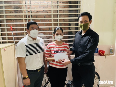 Nhân vật Ngày nhận điểm thi ba lại ra đi được tặng 4 năm học phí đại học - Ảnh 2. Nhân vật Ngày nhận điểm thi ba lại ra đi được tặng 4 năm học phí đại học - Ảnh 2.