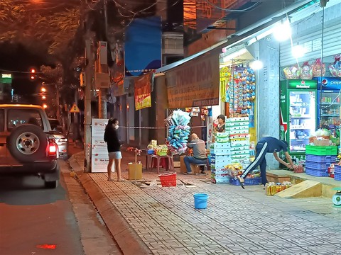 Khánh Hòa cho mở lại tiệm tạp hóa, cắt tóc từ 0h ngày 24-9 - Ảnh 1. Khánh Hòa cho mở lại tiệm tạp hóa, cắt tóc từ 0h ngày 24-9 - Ảnh 1.