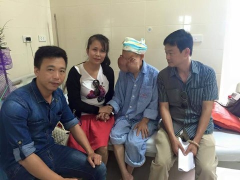 Nụ cười của hai người đàn bà mặt quỷ - Ảnh 4. Nụ cười của hai người đàn bà mặt quỷ - Ảnh 4.