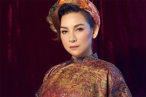 ca-si-phi-nhung-nhiem-covid-19-tinh-trang-nang-phai-chuyen-vien-ngay-trong-dem ca-si-phi-nhung-nhiem-covid-19-tinh-trang-nang-phai-chuyen-vien-ngay-trong-dem
