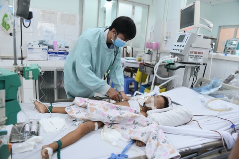 Cẩn trọng dịch kép: sốt xuất huyết và COVID-19 - Ảnh 1. Cẩn trọng dịch kép: sốt xuất huyết và COVID-19 - Ảnh 1.