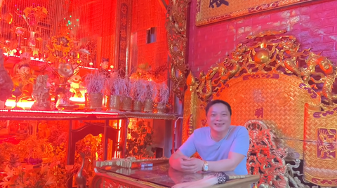 Hà Nội mời người xưng ‘Ngọc hoàng đại đế’ trấn yểm COVID-19 lên làm việc - Ảnh 1. Hà Nội mời người xưng ‘Ngọc hoàng đại đế’ trấn yểm COVID-19 lên làm việc - Ảnh 1.