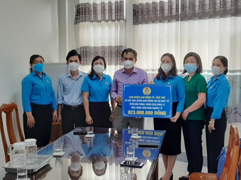 Cần Thơ chi hỗ trợ bữa ăn dinh dưỡng cho lực lượng phòng chống dịch - Ảnh 1. Cần Thơ chi hỗ trợ bữa ăn dinh dưỡng cho lực lượng phòng chống dịch - Ảnh 1.