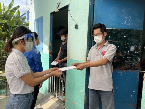 10.000 lao động mất việc, người có hoàn cảnh khó khăn được hỗ trợ - Ảnh 1. 10.000 lao động mất việc, người có hoàn cảnh khó khăn được hỗ trợ - Ảnh 1.