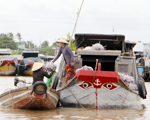 Dân Cần Thơ đi mua đồ ăn, sửa xe, cà phê... khi nới giãn cách, ai cũng tự 5K, khỏi nhắc - Ảnh 2. Dân Cần Thơ đi mua đồ ăn, sửa xe, cà phê... khi nới giãn cách, ai cũng tự 5K, khỏi nhắc - Ảnh 2.