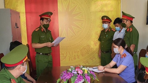 Bắt phó Phòng Tài nguyên môi trường huyện Yên Minh, Hà Giang - Ảnh 1. Bắt phó Phòng Tài nguyên môi trường huyện Yên Minh, Hà Giang - Ảnh 1.