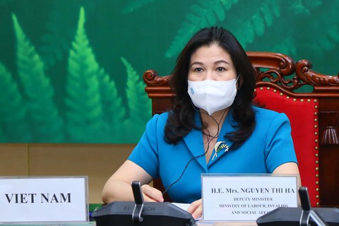 Thứ trưởng Nguyễn Thị Hà: Đảm bảo phụ nữ được tiếp cận vắc xin COVID-19 - Ảnh 1. Thứ trưởng Nguyễn Thị Hà: Đảm bảo phụ nữ được tiếp cận vắc xin COVID-19 - Ảnh 1.