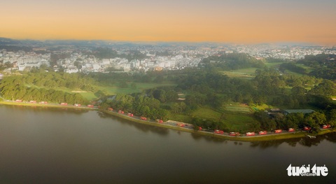 Sau gần 27.000 lượt vận chuyển miễn phí, Phương Trang tiếp tục đưa đón y bác sĩ làm nhiệm vụ - Ảnh 8. Sau gần 27.000 lượt vận chuyển miễn phí, Phương Trang tiếp tục đưa đón y bác sĩ làm nhiệm vụ - Ảnh 8.