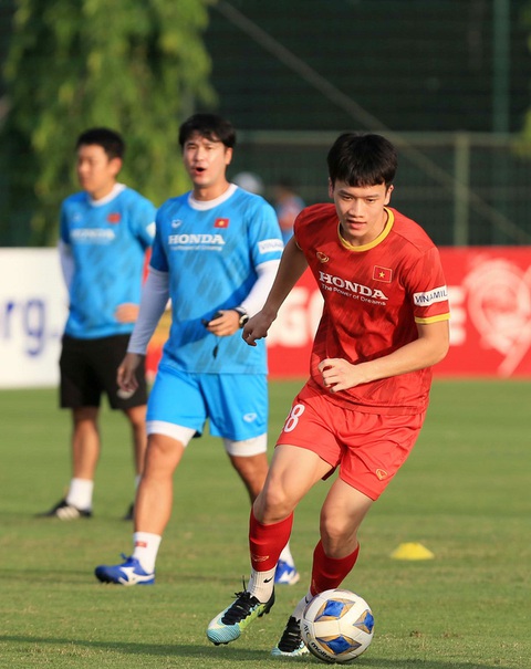 Nhà vô địch Thai League muốn mượn tiền vệ Hoàng Đức một năm - Ảnh 1. Nhà vô địch Thai League muốn mượn tiền vệ Hoàng Đức một năm - Ảnh 1.