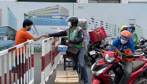 Phục hồi ngành F&B: Trăm sự nhờ shipper - Ảnh 1. Phục hồi ngành F&B: Trăm sự nhờ shipper - Ảnh 1.