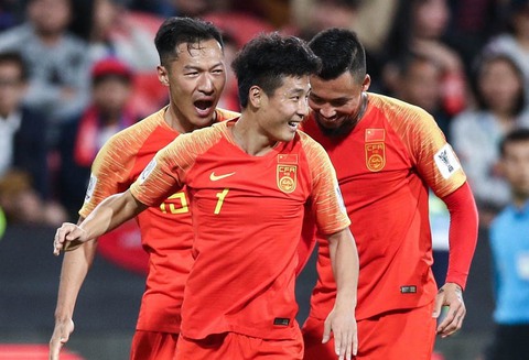 Trung Quốc dùng bóng bổng đối phó tuyển Việt Nam - Ảnh 1. Trung Quốc dùng bóng bổng đối phó tuyển Việt Nam - Ảnh 1.