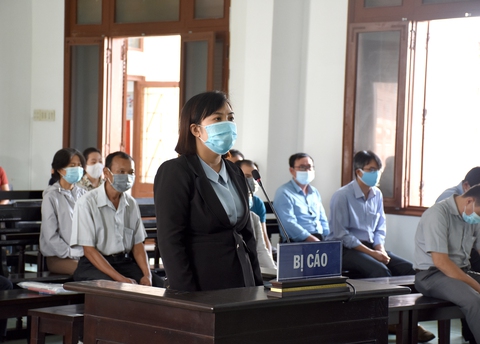 Xét xử 18 bị cáo vụ lộ đề thi công chức tại tỉnh Phú Yên - Ảnh 3. Xét xử 18 bị cáo vụ lộ đề thi công chức tại tỉnh Phú Yên - Ảnh 3.