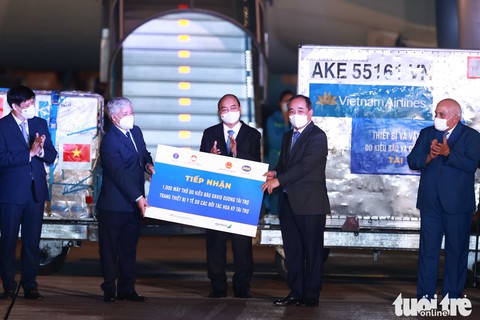 Chuyên cơ Chủ tịch nước Nguyễn Xuân Phúc về đến Hà Nội cùng hơn một triệu liều vắc xin Abdala - Ảnh 4. Chuyên cơ Chủ tịch nước Nguyễn Xuân Phúc về đến Hà Nội cùng hơn một triệu liều vắc xin Abdala - Ảnh 4.