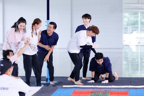 HHen Niê kêu gọi từ thiện, Đàm Vĩnh Hưng trao học bổng cho học sinh mồ côi vì COVID-19 - Ảnh 6. HHen Niê kêu gọi từ thiện, Đàm Vĩnh Hưng trao học bổng cho học sinh mồ côi vì COVID-19 - Ảnh 6.