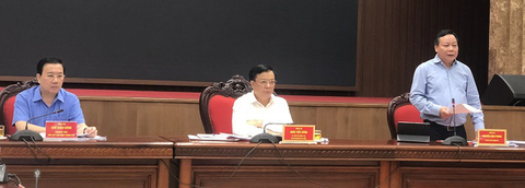 Đề nghị cân nhắc triển khai chuyến bay thương mại và vận tải hành khách đường sắt đến Hà Nội - Ảnh 1. Đề nghị cân nhắc triển khai chuyến bay thương mại và vận tải hành khách đường sắt đến Hà Nội - Ảnh 1.