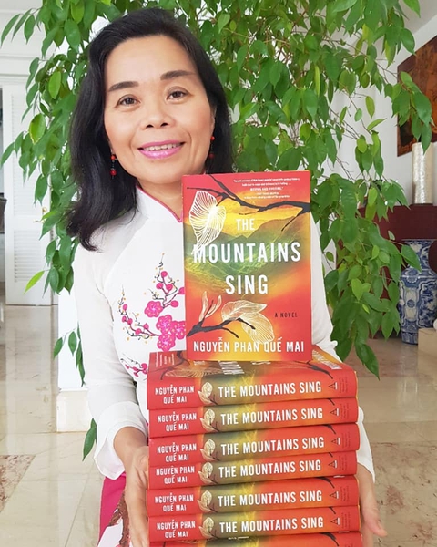 Vượt qua tác giả từng thắng Pulitzer, Booker, nhà văn Việt Nam đoạt giải văn học lớn ở Mỹ - Ảnh 1. Vượt qua tác giả từng thắng Pulitzer, Booker, nhà văn Việt Nam đoạt giải văn học lớn ở Mỹ - Ảnh 1.